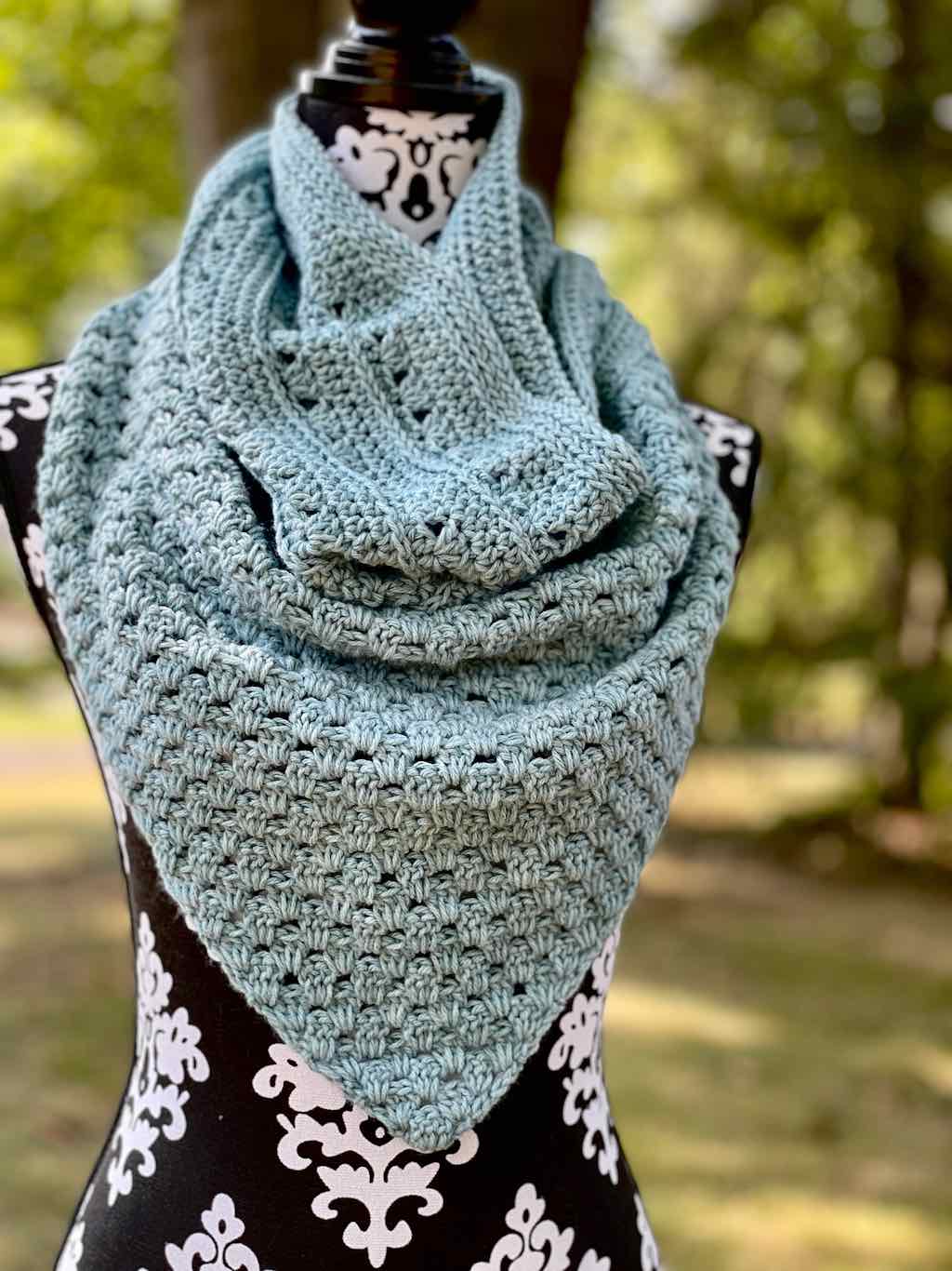 Easy Double Crochet Scarf Pattern | MadameStitch, image size:1024x1366